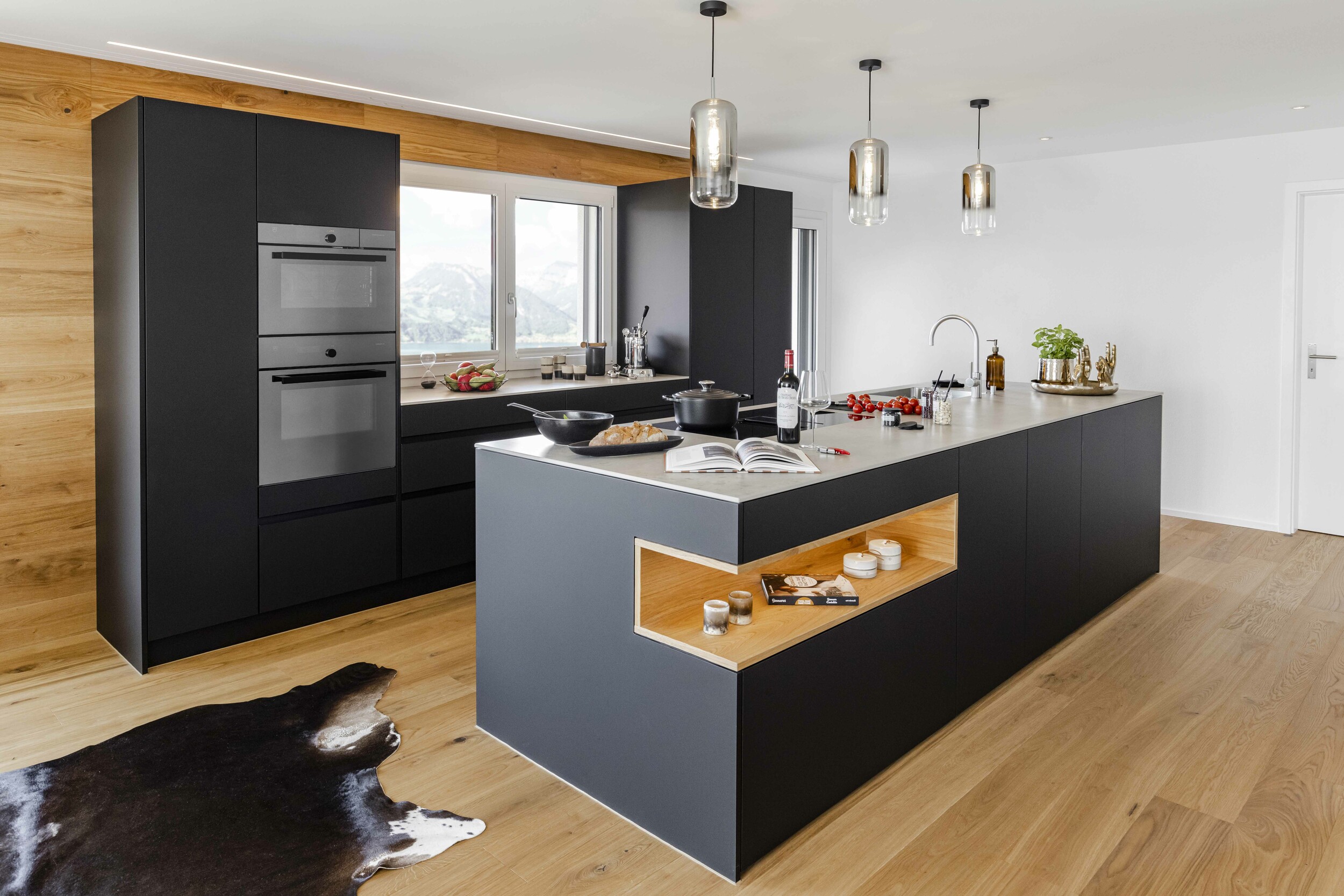 Exklusive Schweizer Küche mit Wohlfühlfaktor HERZOG Küche ELEGANCE Kunstharz, Keramik und Holz