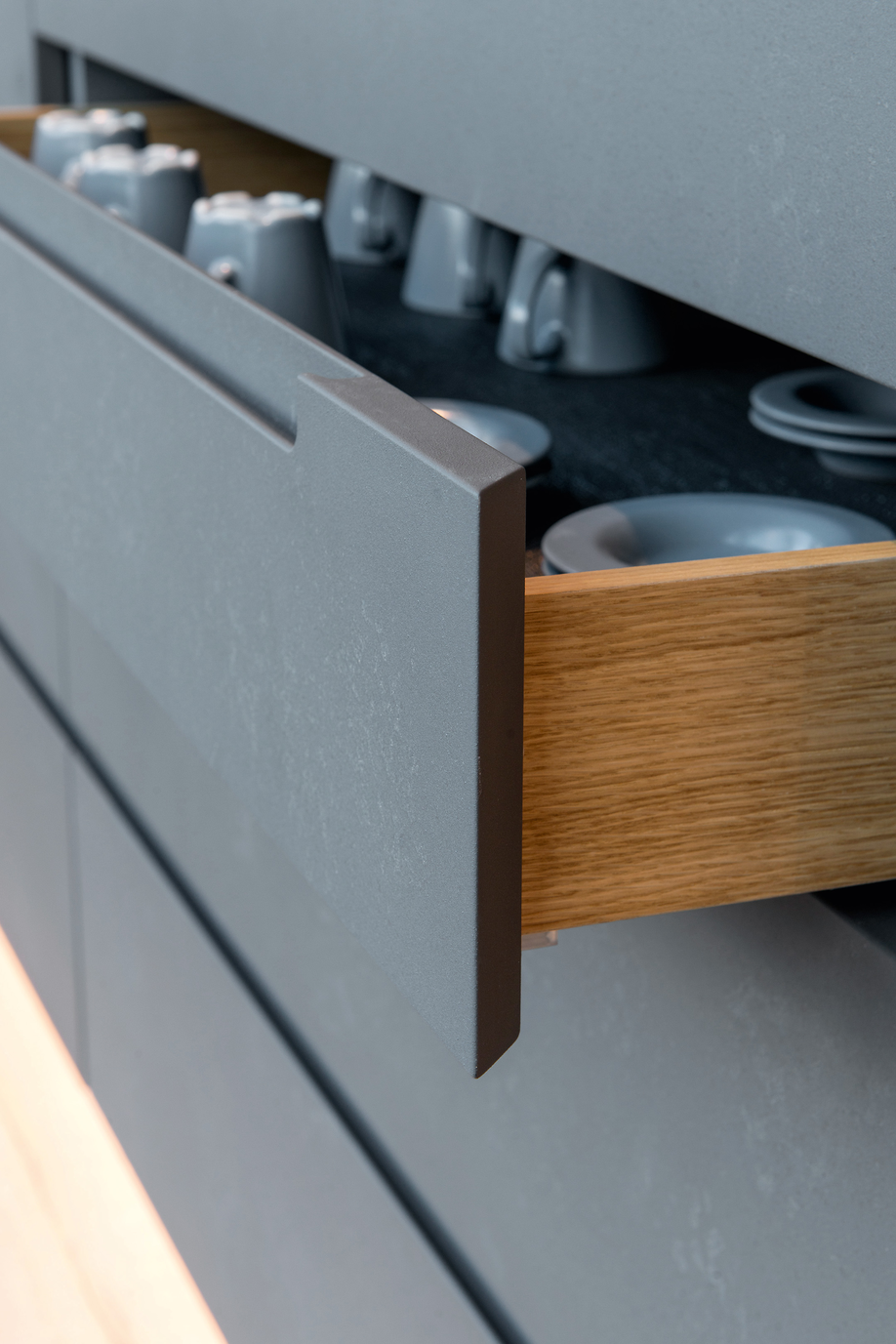 Graue Küchen – hell- oder dunkelgrau, matt oder Hochglanz