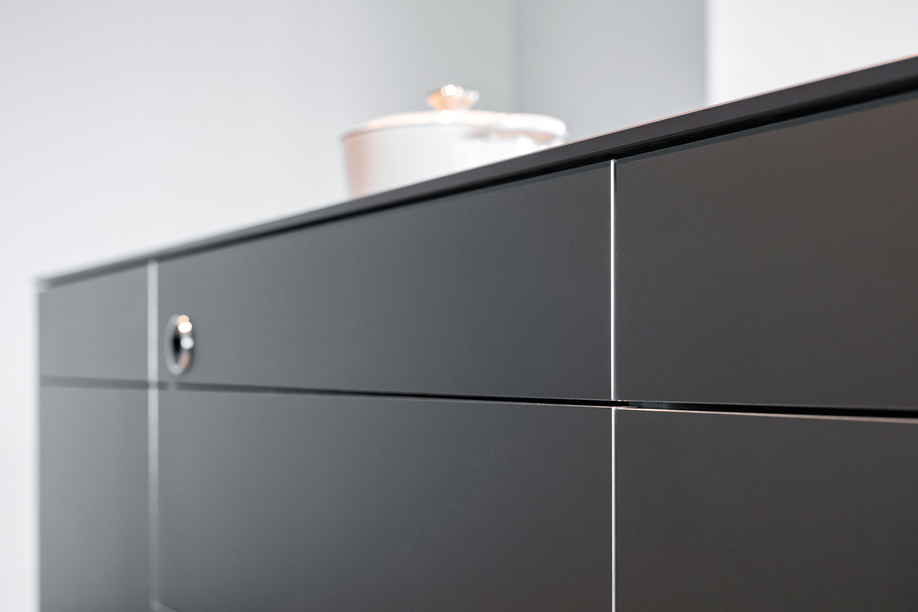 Graue Küchen – hell- oder dunkelgrau, matt oder Hochglanz