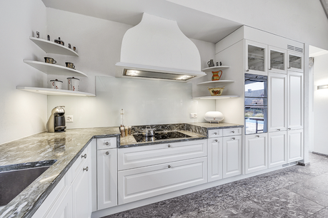 Landhaus weiss helle Küche, Wohngefühl wie im Landhaus